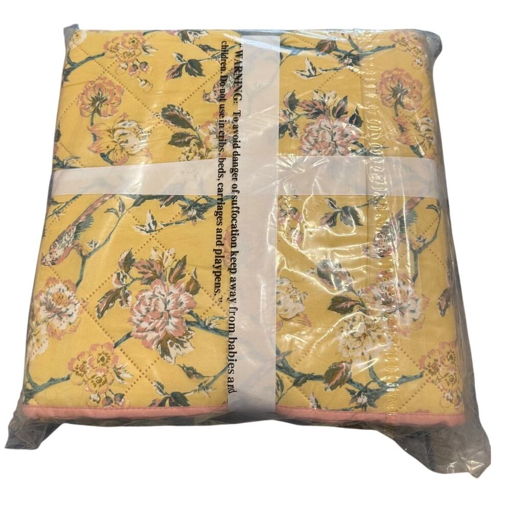 Seventh Studio Adrienne Floral 3 Piece Full/Queen Quilt Set -- Bed in a Bag - Picture 4 of 6